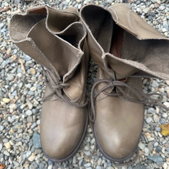 Lucky Brand boots ⭐️ - Picture 3 of 5